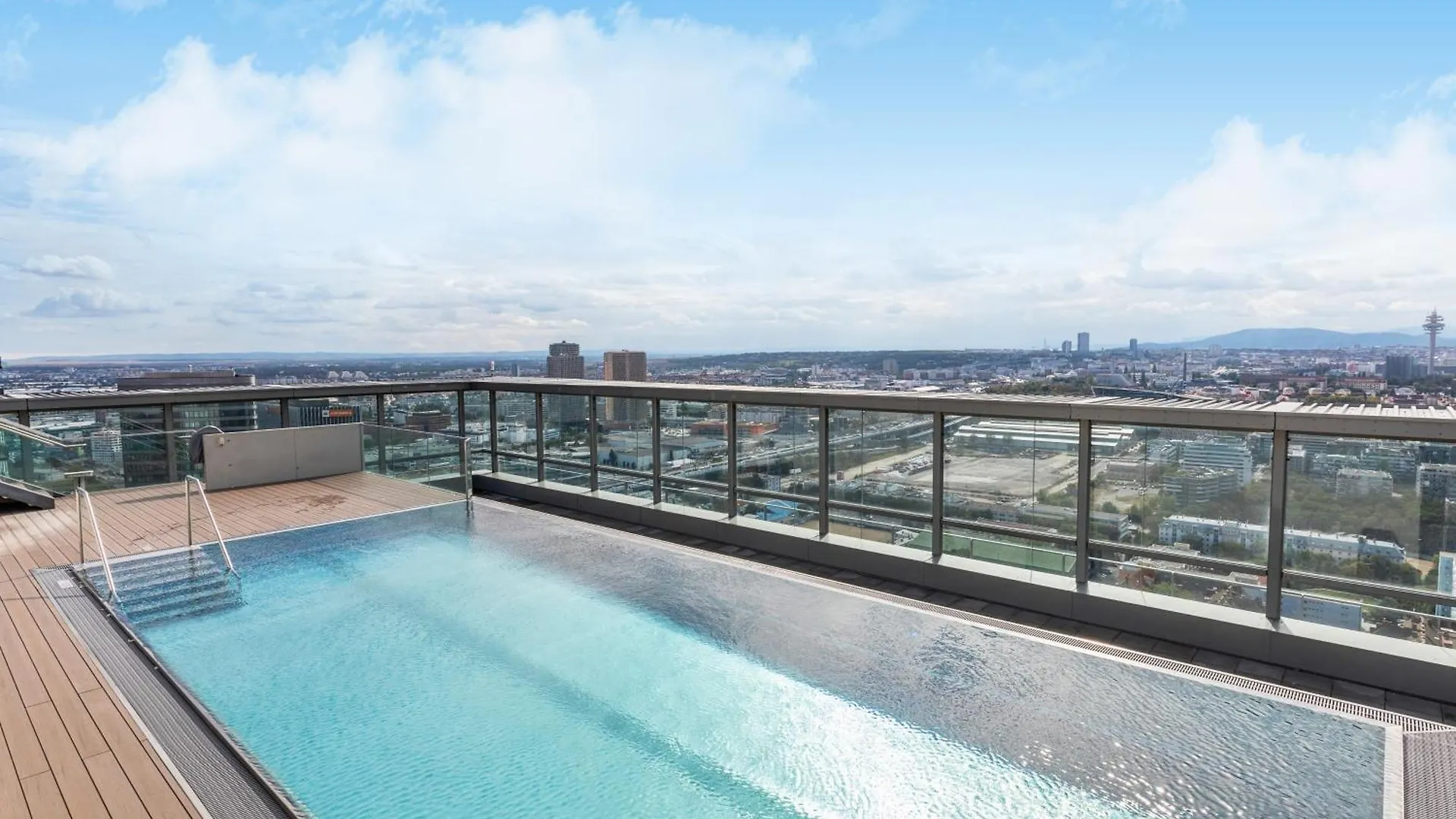 Sky9 Apartments District 3 Vienne 0*,